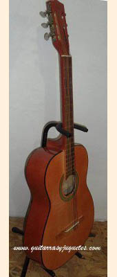 Guitarra Económica modelo ETE de Paracho Vista 1